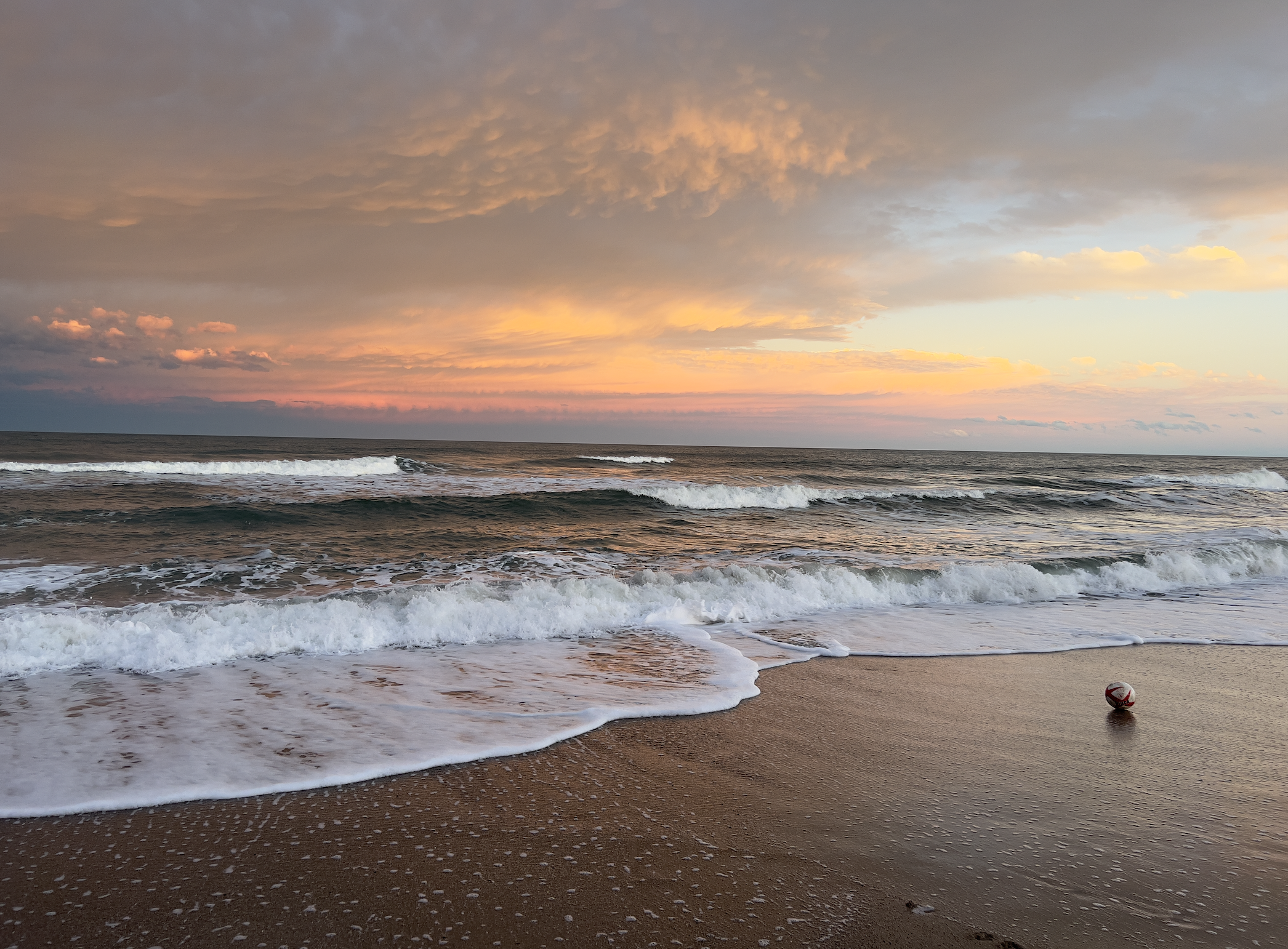 omne trium perfectum